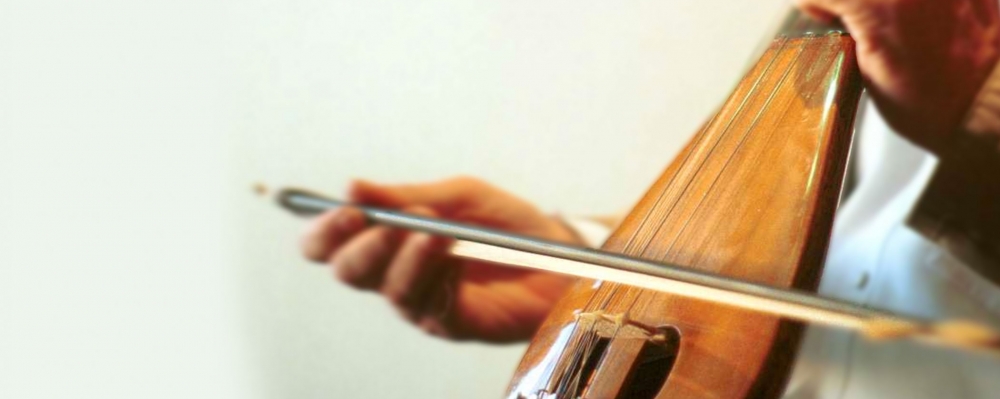 Learn the cretan lyra